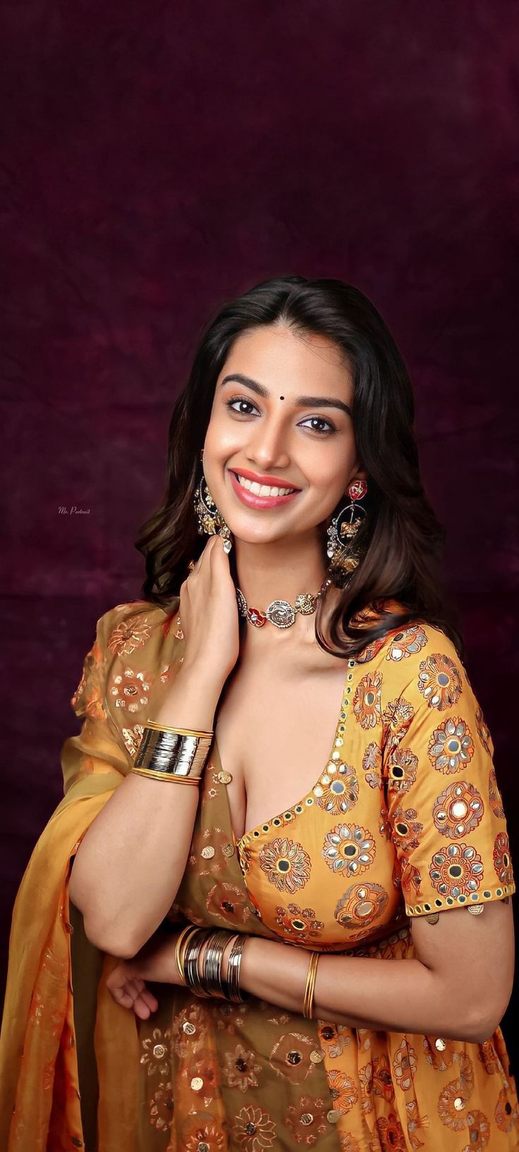 meenakshi chaudhary relationships 